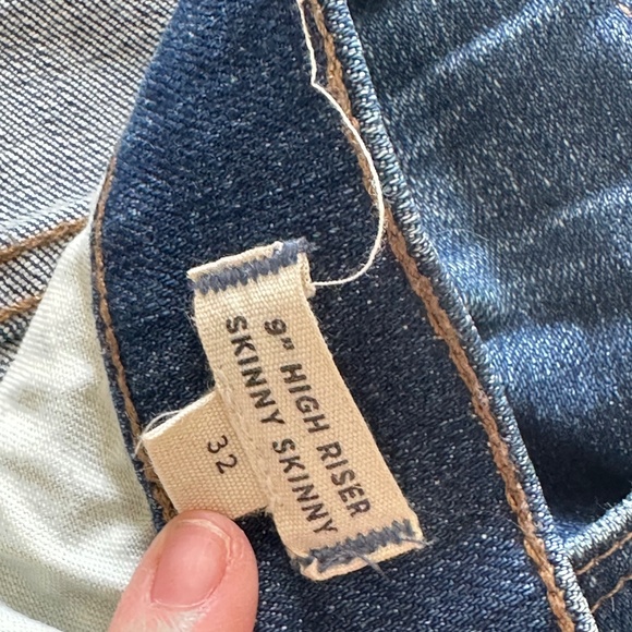 Madewell 9" High Rise Skinny Jeans Rip & Repair - Picture 2 of 5